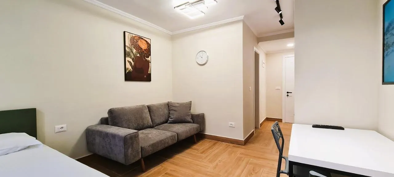 2V1 - Center Apartment 3 تيرانا ألبانيا